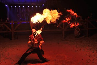 Bila Tserkva, Ukrayna - 15 Eylül: The Fire hokkabaz mahmuz Fest üzerinde 15 Eylül 2018 yılında Bila Tserkva, Ukrayna sırasında gerçekleştirir. 