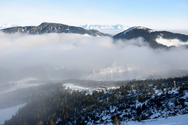 Het Uitzicht Helling Mist Jasna Lage Tatra Slowakije — Stockfoto