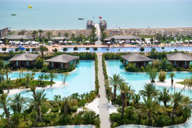 Antalya, Türkiye - 21 Nisan: Plaj Maxx Royal Belek lüks otel 21 Nisan 2014 tarihinde, Antalya, Türkiye. Daha fazla o zaman 36 milyon turist 2014 yılında Türkiye'de ziyaret etmiştir.