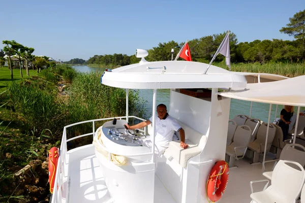 Antalya Turkey April Motor Boat Driver Tourists Transportation Luxury Hotel — Stock Photo, Image