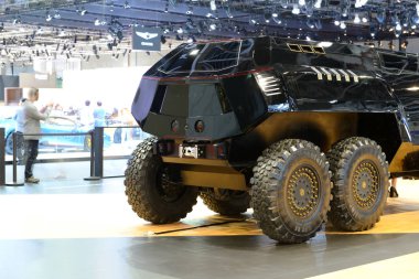 Dubai, Birleşik Arap Emirlikleri - 17 Kasım: Devel altmış off-road araç Dubai Motor Show 2017 üzerinde 17 Kasım 2017 üzerinde olduğunu 