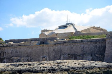 Seafront, Malta savunma binaları görünümü
