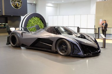 Dubai, Birleşik Arap Emirlikleri - 17 Kasım: Lüks Devel on altı kavramı supercar Dubai Motor Show 2017 üzerinde 17 Kasım 2017 üzerinde olduğunu 