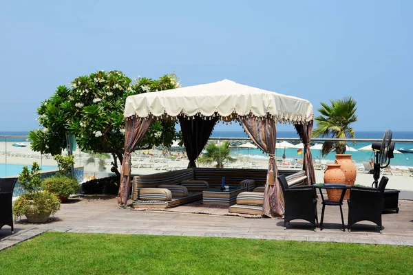 Hut at the beach at luxury hotel, Fujairah, UAE — Stock Photo, Image