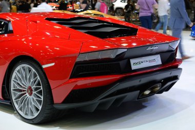 Dubai, Birleşik Arap Emirlikleri - 17 Kasım: Lamborghini Aventador S Coupe Cabrio Dubai Motor Show 2017 üzerinde 17 Kasım 2017 üzerinde olduğunu 