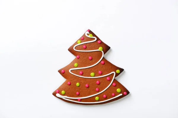 The hand-made eatable gingerbread New Year tree on white background — Stock Photo, Image