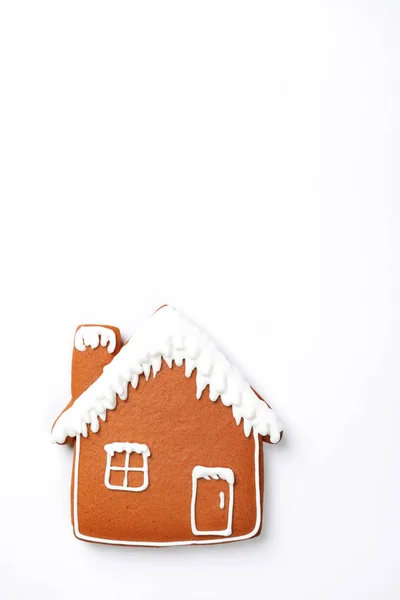 The hand-made eatable gingerbread house on white background — Stock Photo, Image