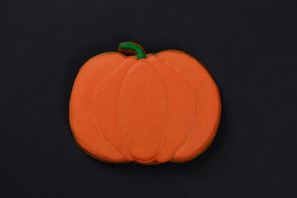 The hand-made eatable Halloween pumpkin on black background — Stock Photo, Image