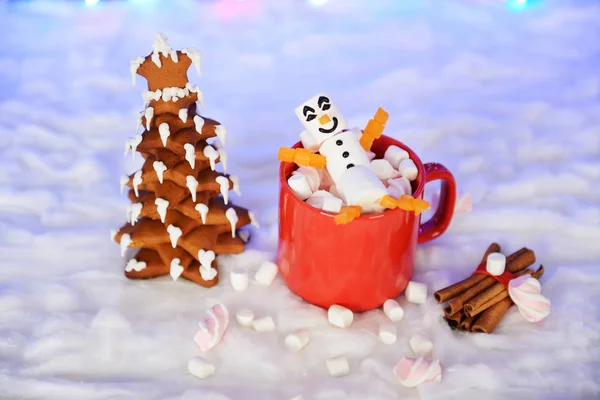 The happy marshmallow little man in mag, hand-made eatable New Year tree, snow decoration — Stock Photo, Image
