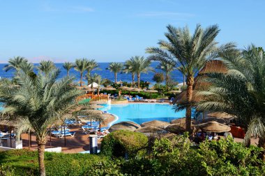 Şarm El Şeyh, Mısır - 1 Aralık: Turistler Aralık'ta Royal Grand Sharm otelde tatilde 1, 2012 Şarm el Şeyh, Mısır. 2012 yılında Mısır'ı 12 milyon adede kadar turist ziyaret etti.