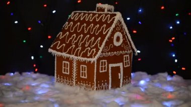 El yapımı yemek likek ev, kar dekorasyonu, çelenk kar ve arka plan aydınlatma