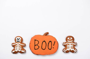 El yapımı yemek zencefilli Halloween sceletons ve pumpki