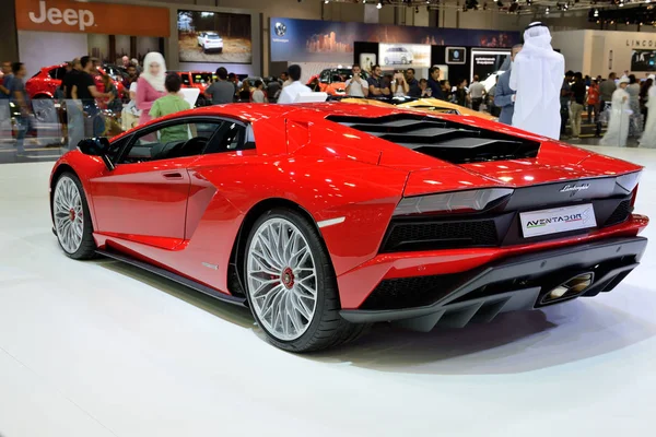 Dubai, uae - 17. November: der Sportwagen des Lamborghini Aventador ist auf der Dubai Motor Show 2017 am 17. November 2017 — Stockfoto