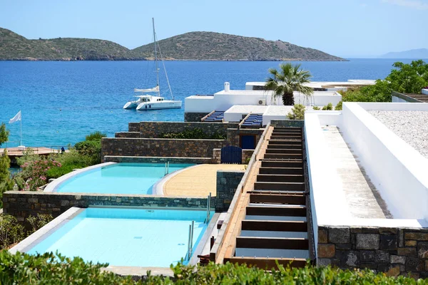 Plaża w luksusowym hotelu, Kreta, Grecja — Zdjęcie stockowe