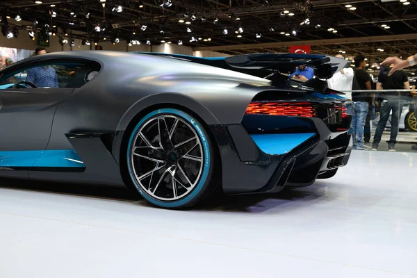 阿联酋 11月16日 2019年11月16日迪拜车展上出现了Bugatti Divo跑车疤痕 — 图库照片