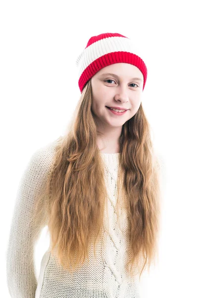 Férias de inverno de felicidade Natal. Conceito adolescente - sorrindo jovem mulher em chapéu vermelho, cachecol e sobre fundo branco . — Fotografia de Stock