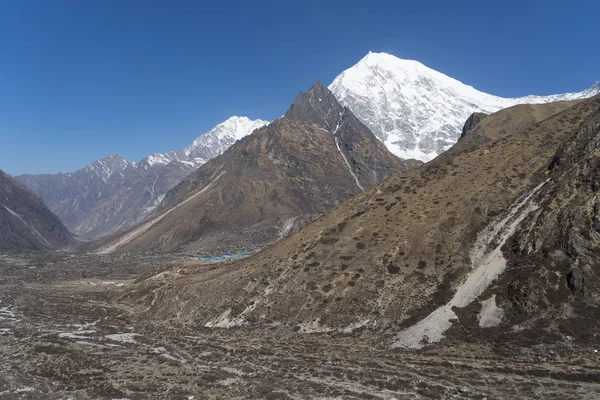 Sağlık Fitness Için Nepal Kar Dağlarda Trekking — Stok fotoğraf