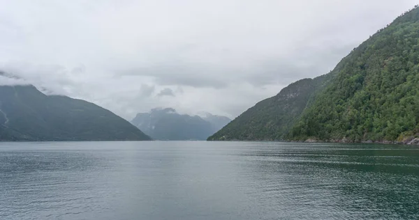 Água Céu Fjord Turismo Geirangerfjord — Fotografia de Stock