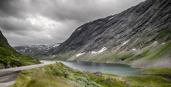 Hiking Travel Norway Summer Vacation High Mountain — Stock Photo, Image