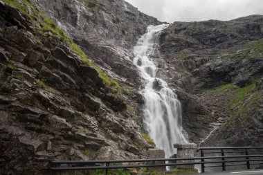 Doğa seyahat Europe yürüyüş ve şelale gezi