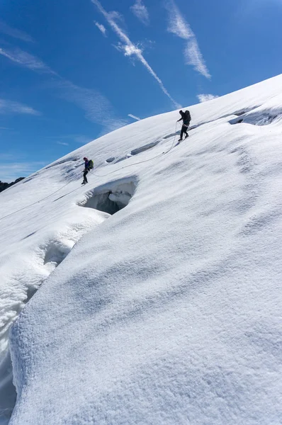 Wędrówki Szczyt Góry Śnieżnym Lodowcu Ekstremalna Wędrówka — Zdjęcie stockowe