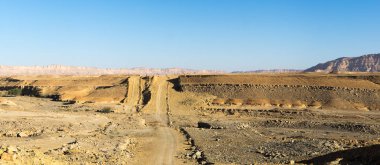 Çöl manzaraları ve İsrail 'de yürüyüş.