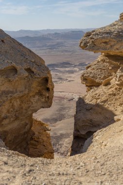Çöl manzaraları ve İsrail 'de yürüyüş.