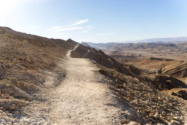 Çöl manzaraları ve İsrail 'de yürüyüş.