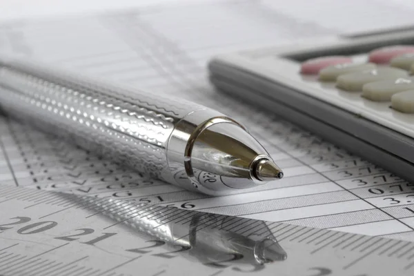 Zakelijke Achtergrond Met Tafel Pen Rekenmachine — Stockfoto