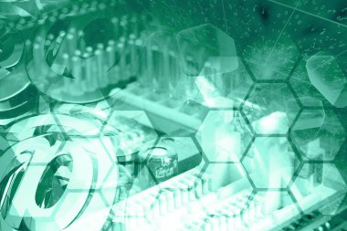 Elektronik aygıt ve posta işaretleriyle soyut bilgisayar arkaplanı.