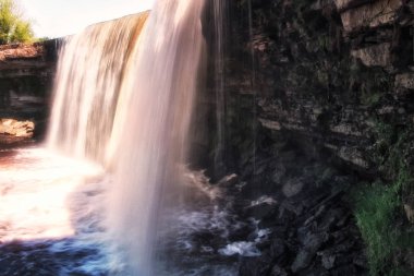 Jagala watrefall güzel manzarasına. Estonya