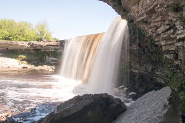 Jagala watrefall güzel manzarasına. Estonya