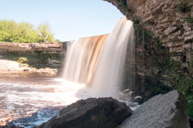 Jagala Watrefall 'ın güzel manzarası. Estonya