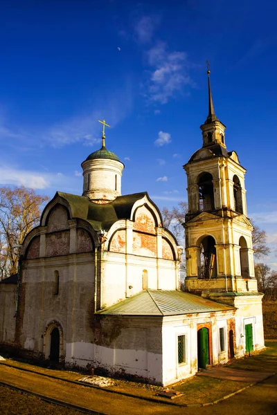 Parafia Kościoła Wniebowstąpienia Nad Grobem Izydora Cudotwórcy Kościół Wniebowstąpienia Obwód — Zdjęcie stockowe