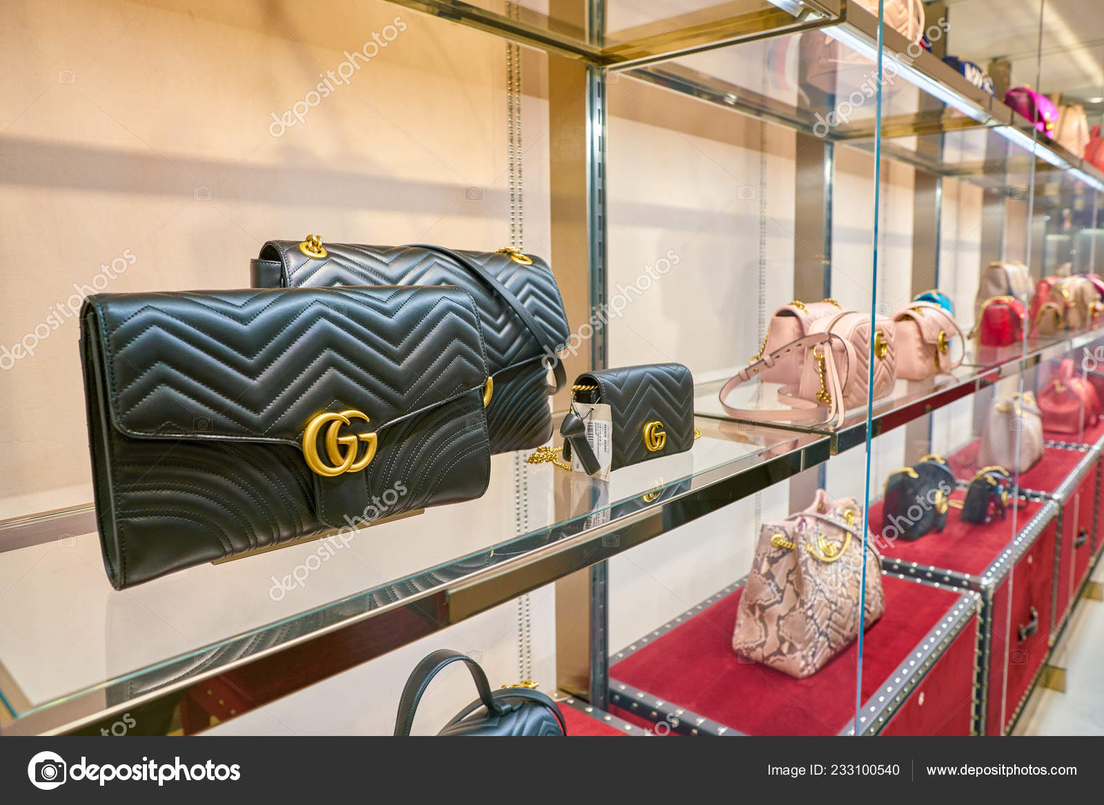 Milan Circa November 2017 Gucci Bags Display Rinascente Rinascente – Stock Editorial Photo © teamtime #233100540
