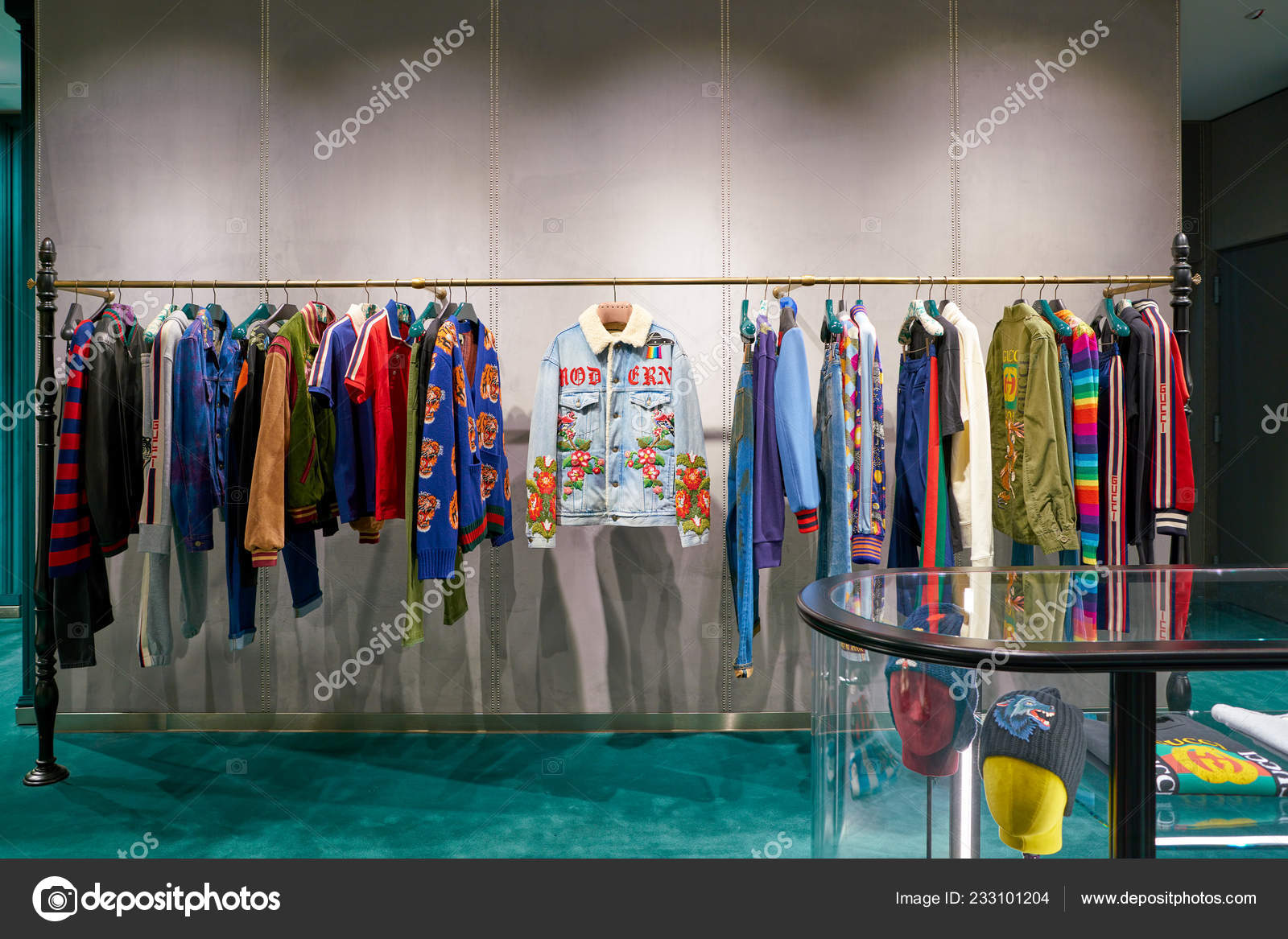 gucci clothing store