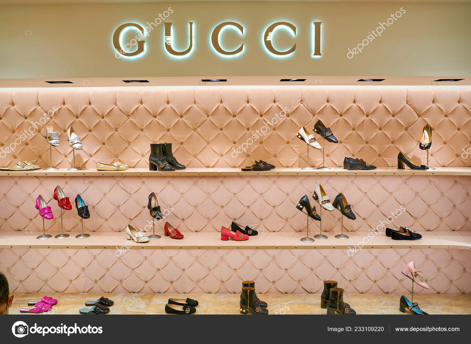 gucci shoe store