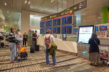 Singapur - Kasım, 2015 yaklaşık: Singapur Changi Havaalanı içinde.