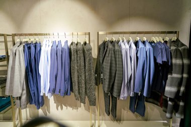 Rome, İtalya - Kasım, 2017 yaklaşık: Calvin Klein bir ikinci amiral gemisi mağaza Rinascente Roma ekranda giyim.