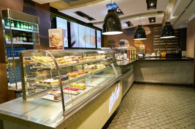 Rome, İtalya - Kasım, 2017 yaklaşık: Mccafe kahvehane Roma, vitrin