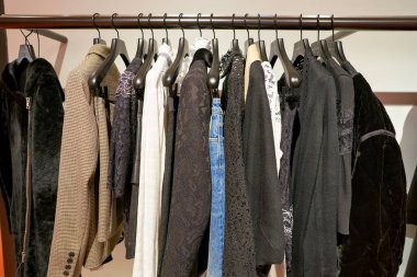 Rome, İtalya - Kasım, 2017 yaklaşık: kadın giyim bir ikinci amiral gemisi mağaza Rinascente Roma ekranda.