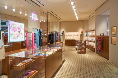 Milan Malpensa, İtalya - Kasım, 2017 yaklaşık: Hermes içinde Milan-Malpensa airport adlı alışveriş..