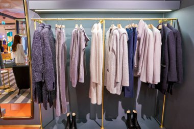 Rome, İtalya - Kasım, 2017 yaklaşık: Ekranda bir ikinci amiral gemisi mağaza Rinascente Roma, Fabiana Filippi giyim.