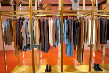 Rome, İtalya - Kasım, 2017 yaklaşık: Ekranda bir ikinci amiral gemisi mağaza Rinascente Roma, Fabiana Filippi giyim.