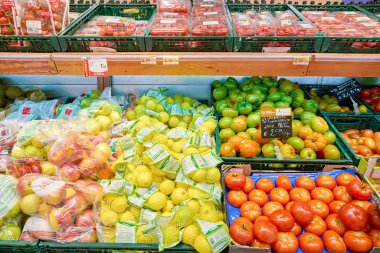 Rome, İtalya - Kasım 2017 yaklaşık: gıda Conad süpermarket Roma'da sergilenen.