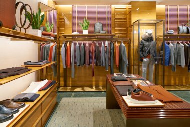 Rome, İtalya - Kasım, 2017 yaklaşık: ekranda bir ikinci amiral gemisi mağaza Rinascente Roma, giyim.