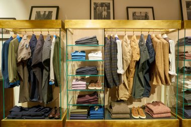 Rome, İtalya - Kasım, 2017 yaklaşık: ekranda bir ikinci amiral gemisi mağaza Rinascente Roma, giyim.