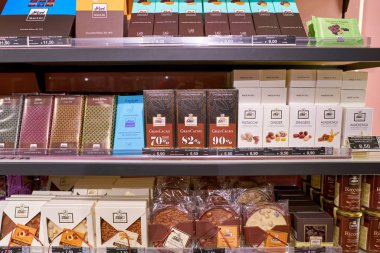 Rome, İtalya - Kasım, 2017 yaklaşık: bir ikinci amiral gemisi mağaza Rinascente Roma Merkezi'nde sergilenen ürünler çeşitli.