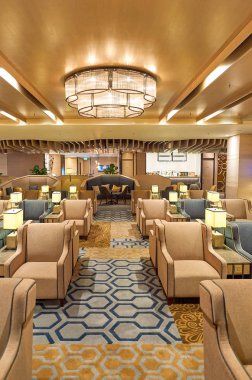 Singapur - 10 Kasım 2015: İçinde Plaza Premium Lounge. Plaza Premium Lounge Hong Kong'da merkezi bir global hizmet markasıdır