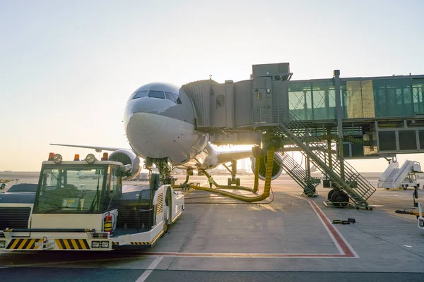 Puesto Aviones Pista Del Aeropuerto Internacional Doha — Foto de Stock